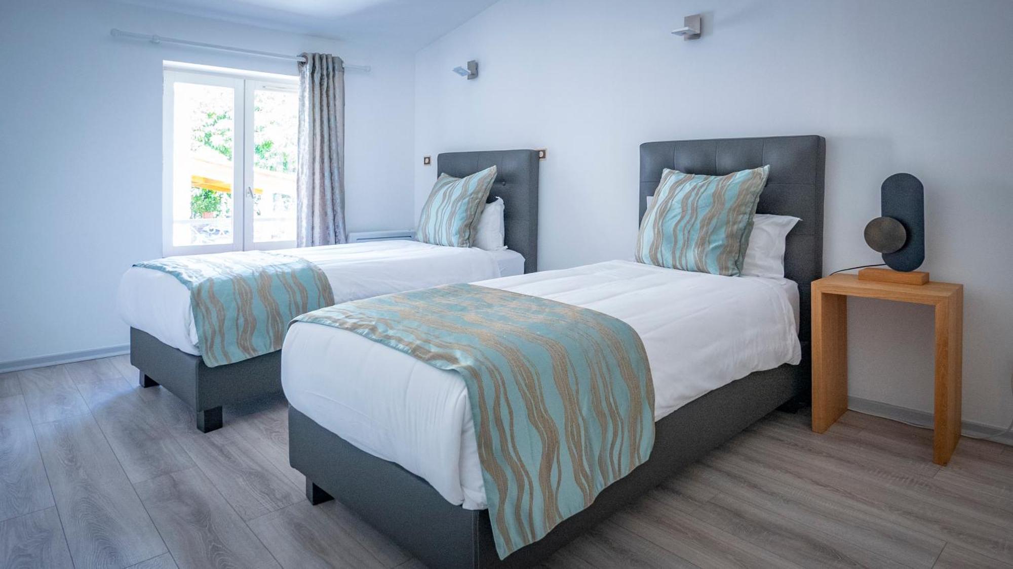 De L'abbaye Hotel *